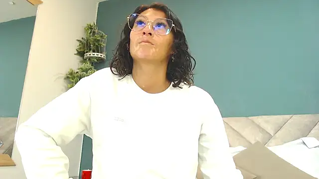 Snapshot of SharisWillian chatting on 20, 5, 2026 SharisWillian online show from 20, 5, 2026