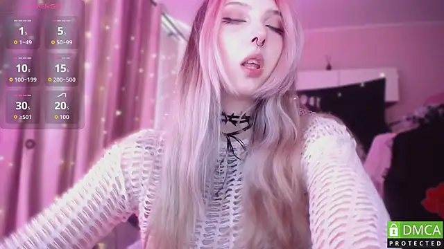 Snapshot of JustMeowGirl chatting on 7, 6, 2026 JustMeowGirl online show from 7, 6, 2026