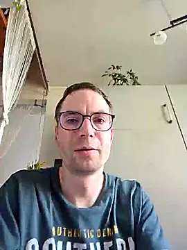 Snapshot of Schnubby1 chatting on 21, 2, 2025 Schnubby1 online show from 21, 2, 2025