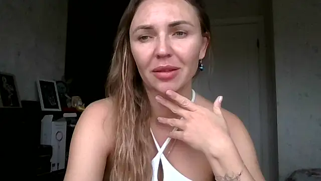 AngelinaLove28 online show from 25, 10, 2025