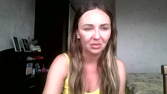 Snapshot of AngelinaLove28 chatting on 4, 7, 2026 AngelinaLove28 online show from 4, 7, 2026