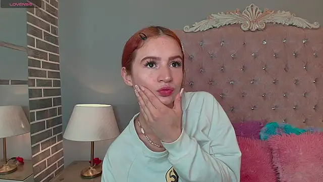 Snapshot of AdelaineBest chatting on 24, 9, 2025 AdelaineBest online show from 24, 9, 2025