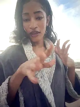 Snapshot of GoddessVee chatting on 12, 4, 2026 GoddessVee online show from 12, 4, 2026