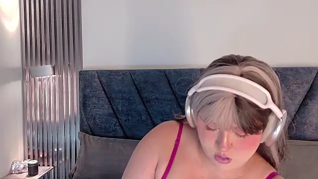 Snapshot of Karmilla_Rosse chatting on 13, 3, 2026 Karmilla Rosse online show from 13, 3, 2026