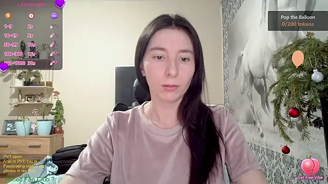 Snapshot of Wowpornoo chatting on 25, 12, 2024 Wowpornoo online show from 25, 12, 2024