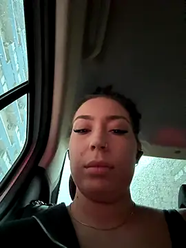 Snapshot of KimArts chatting on 11, 9, 2025 KimArts online show from 11, 9, 2025