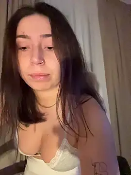 Snapshot of KimArts chatting on 11, 11, 2025 KimArts online show from 11, 11, 2025