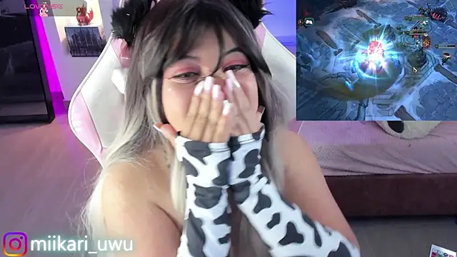 Snapshot of Ahri_Elderwood chatting on 24, 1, 2025 Ahri Elderwood online show from 24, 1, 2025