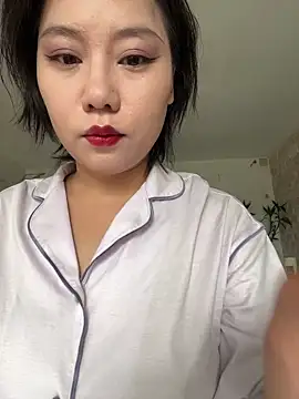 Snapshot of Eliza-E chatting on 17, 5, 2026 Eliza-E online show from 17, 5, 2026