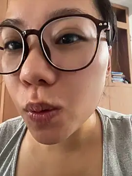 Snapshot of Eliza-E chatting on 2, 7, 2026 Eliza-E online show from 2, 7, 2026
