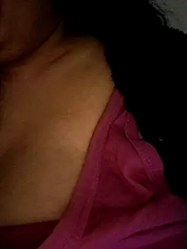 Snapshot of sarahhh1987 chatting on 5, 10, 2025 sarahhh1987 online show from 5, 10, 2025