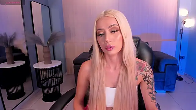Snapshot of HannaConnor_ chatting on 27, 2, 2025 HannaConnor online show from 27, 2, 2025