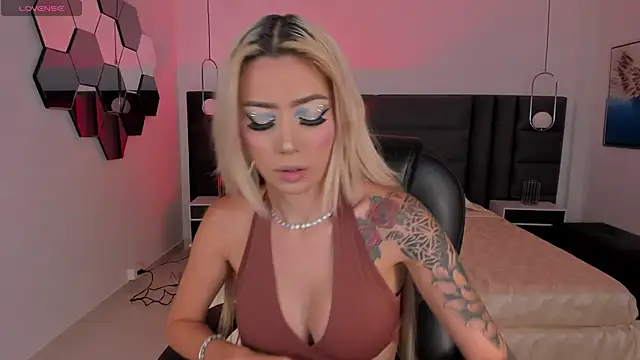 Snapshot of HannaConnor_ chatting on 24, 9, 2025 HannaConnor online show from 24, 9, 2025
