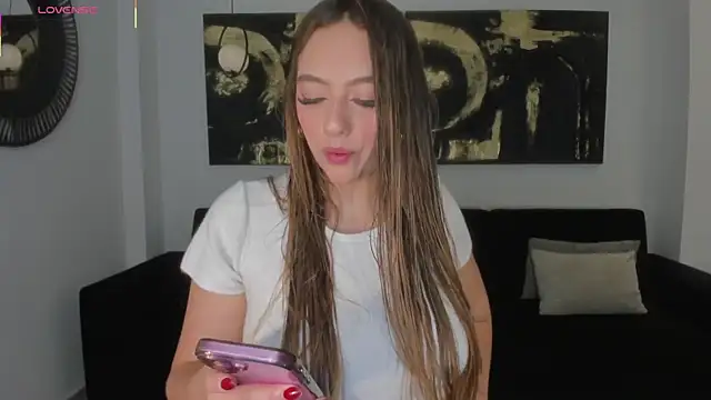 Snapshot of BellaRose_X chatting on 31, 10, 2025 BellaRose X online show from 31, 10, 2025