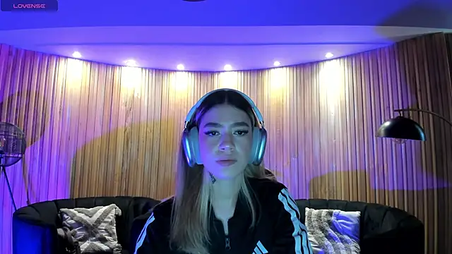 ViolettHansson online show from 12, 3, 2026