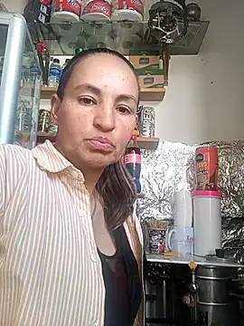 Snapshot of Divalive_28 chatting on 13, 10, 2025 Divalive 28 online show from 13, 10, 2025