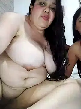 Snapshot of lunanataly chatting on 21, 2, 2025 lunanataly online show from 21, 2, 2025