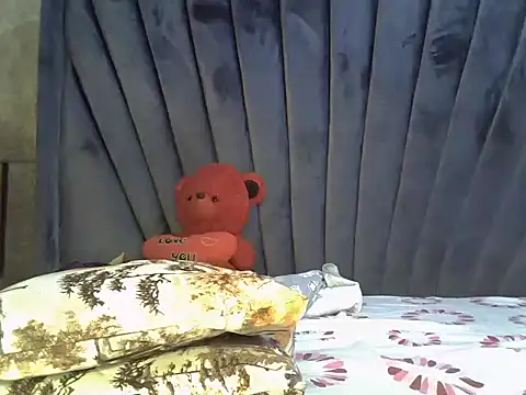 Pretty-sassy online show from 8, 2, 2025