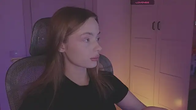 Snapshot of _MayShy_ chatting on 31, 10, 2025 MayShy online show from 31, 10, 2025