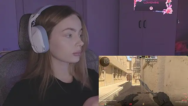 Snapshot of _MayShy_ chatting on 6, 11, 2025 MayShy online show from 6, 11, 2025