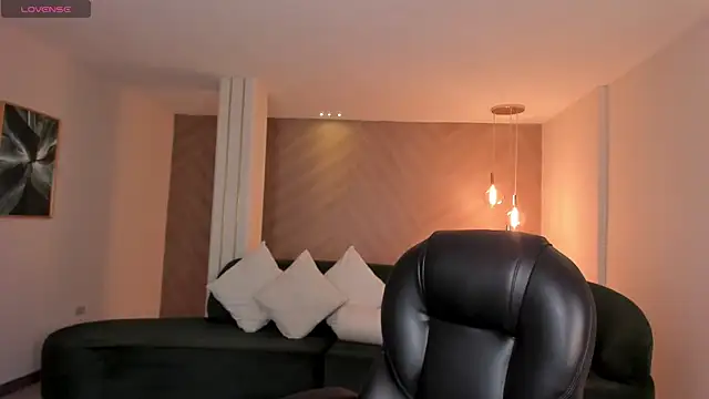 Snapshot of AnaisNin chatting on 24, 1, 2025 AnaisNin online show from 24, 1, 2025