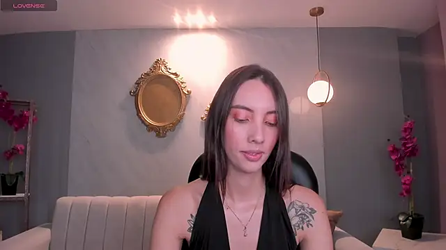 Snapshot of AnaisNin chatting on 31, 1, 2025 AnaisNin online show from 31, 1, 2025