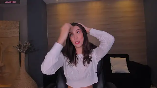 Snapshot of AnaisNin chatting on 7, 2, 2025 AnaisNin online show from 7, 2, 2025