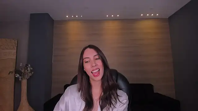 Snapshot of AnaisNin chatting on 7, 2, 2025 AnaisNin online show from 7, 2, 2025