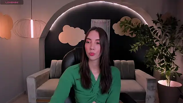 Snapshot of AnaisNin chatting on 11, 2, 2025 AnaisNin online show from 11, 2, 2025