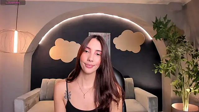 Snapshot of AnaisNin chatting on 13, 2, 2025 AnaisNin online show from 13, 2, 2025