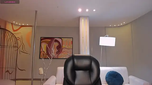 Snapshot of AnaisNin chatting on 19, 2, 2025 AnaisNin online show from 19, 2, 2025