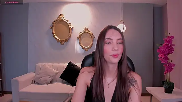 Snapshot of AnaisNin chatting on 23, 2, 2025 AnaisNin online show from 23, 2, 2025