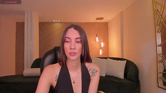 Snapshot of AnaisNin chatting on 27, 2, 2025 AnaisNin online show from 27, 2, 2025