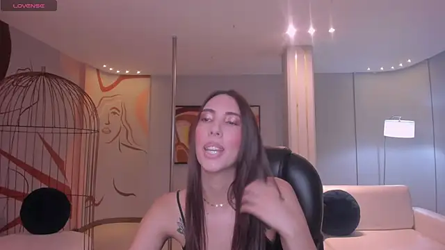 Snapshot of AnaisNin chatting on 11, 3, 2025 AnaisNin online show from 11, 3, 2025