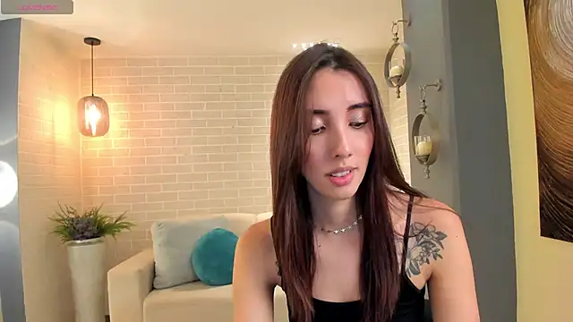 Snapshot of AnaisNin chatting on 11, 3, 2025 AnaisNin online show from 11, 3, 2025