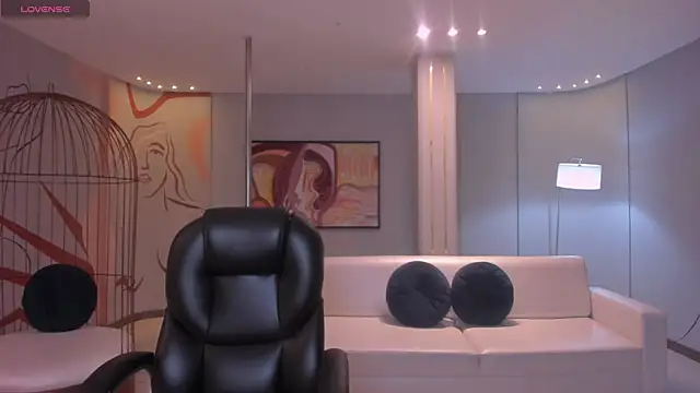 Snapshot of AnaisNin chatting on 12, 3, 2025 AnaisNin online show from 12, 3, 2025