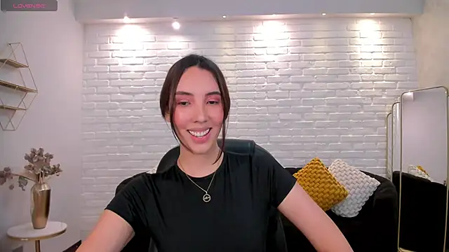 Snapshot of AnaisNin chatting on 13, 9, 2025 AnaisNin online show from 13, 9, 2025