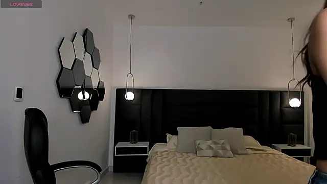 Snapshot of AnaisNin chatting on 19, 9, 2025 AnaisNin online show from 19, 9, 2025