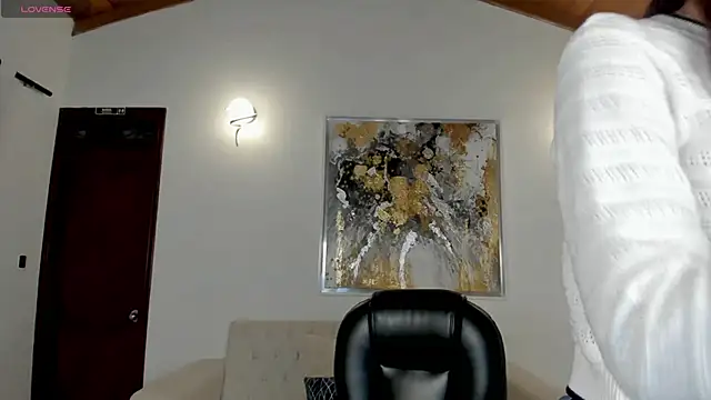 Snapshot of AnaisNin chatting on 2, 10, 2025 AnaisNin online show from 2, 10, 2025