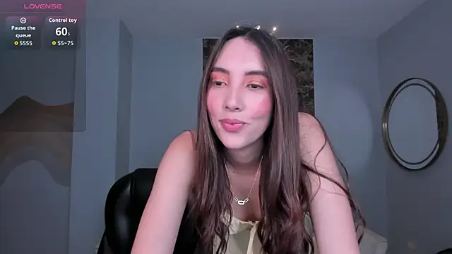 Snapshot of AnaisNin chatting on 3, 10, 2025 AnaisNin online show from 3, 10, 2025