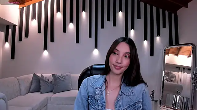 Snapshot of AnaisNin chatting on 10, 10, 2025 AnaisNin online show from 10, 10, 2025