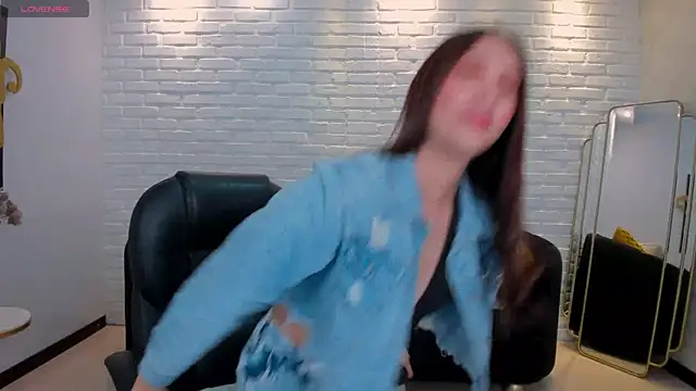 Snapshot of AnaisNin chatting on 5, 11, 2025 AnaisNin online show from 5, 11, 2025