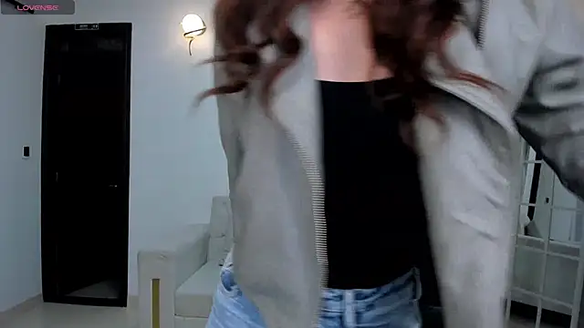 Snapshot of AnaisNin chatting on 27, 11, 2025 AnaisNin online show from 27, 11, 2025