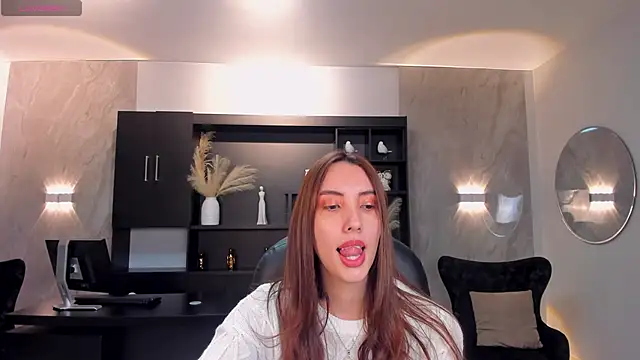 Snapshot of AnaisNin chatting on 28, 11, 2025 AnaisNin online show from 28, 11, 2025