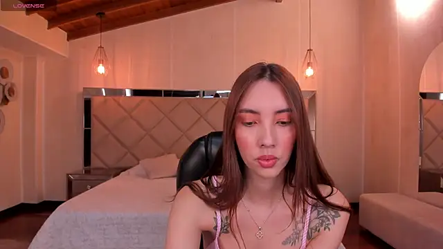 Snapshot of AnaisNin chatting on 30, 11, 2025 AnaisNin online show from 30, 11, 2025