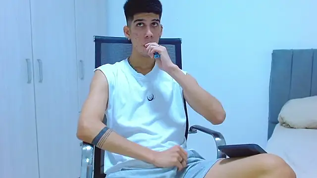 Snapshot of jhony-sex chatting on 17, 10, 2025 jhony-sex online show from 17, 10, 2025