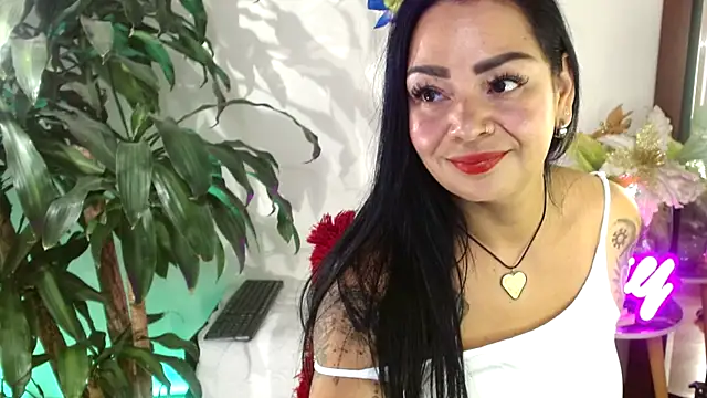 Snapshot of Ginna--mia chatting on 11, 2, 2025 Ginna--mia online show from 11, 2, 2025