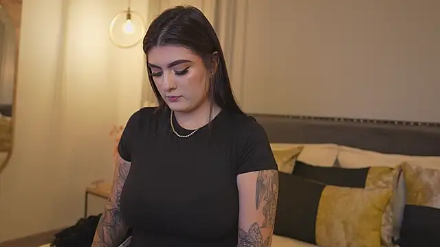 Snapshot of IrisBaker chatting on 2, 3, 2026 IrisBaker online show from 2, 3, 2026