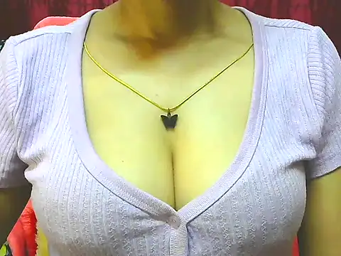 Snapshot of ishmita99 chatting on 19, 9, 2025 ishmita99 online show from 19, 9, 2025