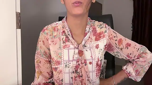 lola-   online show from 1, 7, 2026